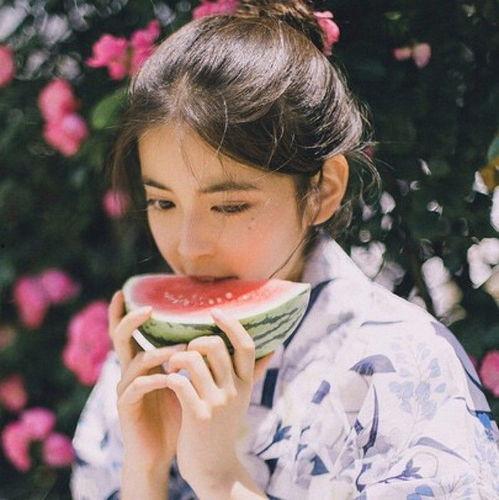 吃瓜明星头像男生图片,揭秘吃瓜明星头像男生背后的故事