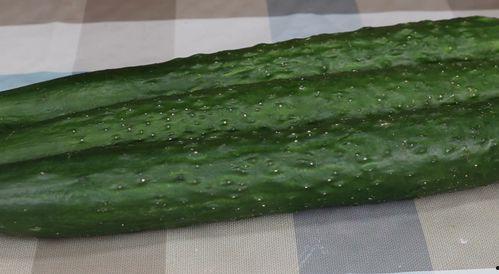 每日吃瓜的做法,轻松掌握吃瓜技巧，畅享夏日清凉时光