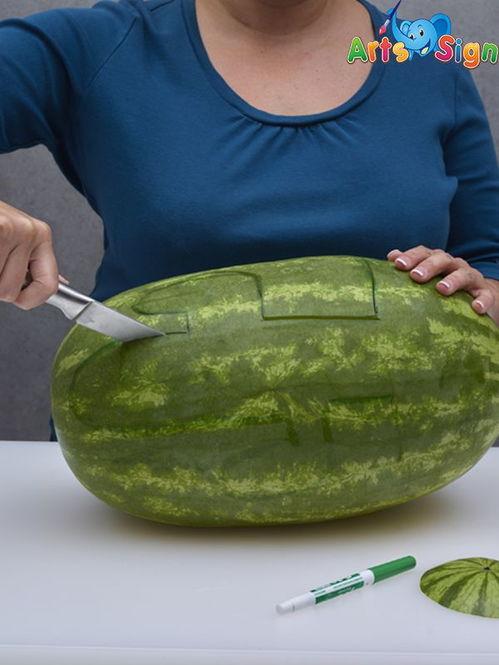 花园镇吃瓜,瓜香四溢，品味夏日田园风情