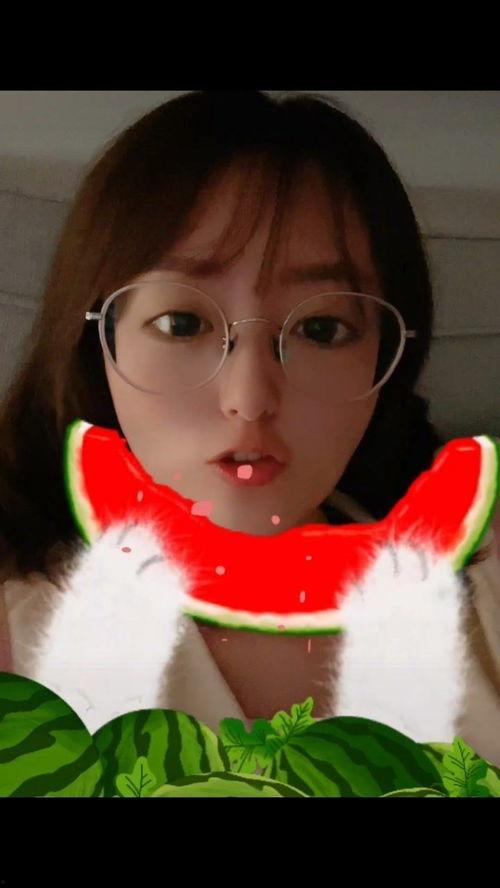 吃瓜的少女视频,揭秘娱乐圈幕后故事