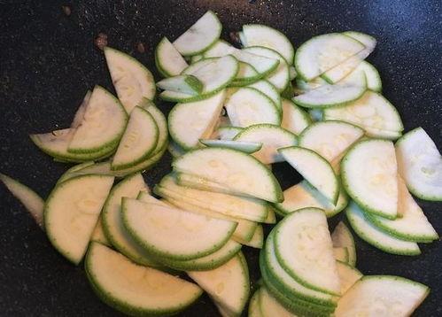 吃瓜体质谭玥,揭秘“吃瓜体质”背后的娱乐狂热与社交现象