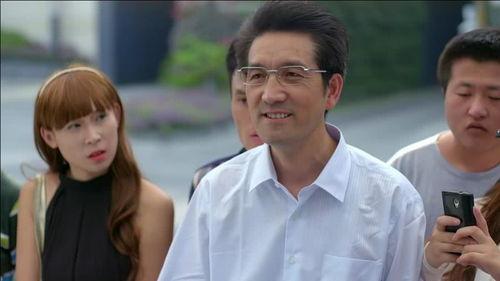 帅气的吃瓜路人,揭秘娱乐圈背后的故事