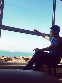 正宗吃瓜群众的视频,视频中的趣味与真相