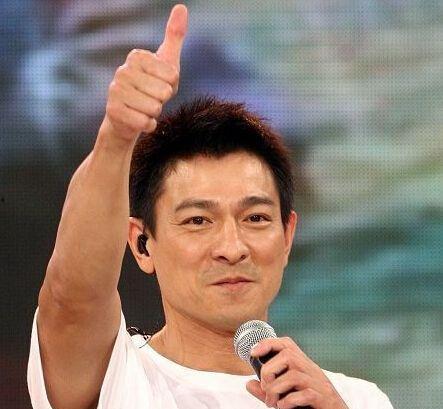 明星吃瓜刘德华,娱乐圈吃瓜达人，揭秘明星幕后故事