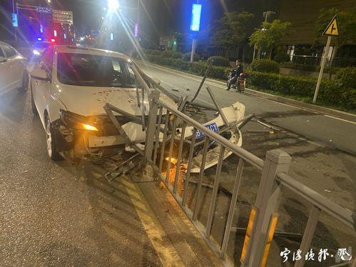 围栏栏杆吃瓜事件,一场引发热议的网络奇观