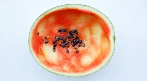 吃瓜不能用勺子吃吗,为何不能直接用勺子品尝