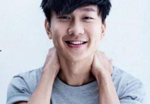 大金牙偷笑吃瓜,揭秘娱乐圈幕后风云