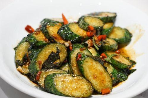 七月瓜的瓜尖可以吃嘛,可食用之谜揭秘