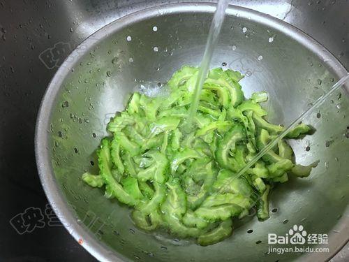 晚餐吃凉瓜炒蛋,凉瓜炒蛋，营养美味两不误