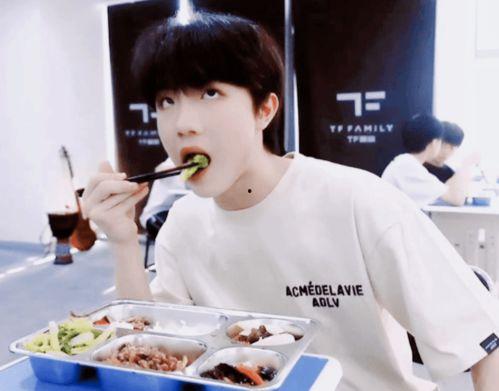 吃瓜罗伯特苏新皓,苏新皓的瓜田奇遇记