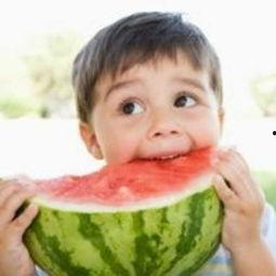 夏日小孩吃瓜头像,瓜果飘香，童颜童语映笑颜