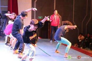 校园吃瓜事件跳舞,舞蹈演绎青春风采